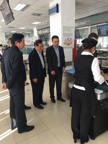 中国烹饪协会姜俊贤会长莅临奔驰健力源餐厅参观考察