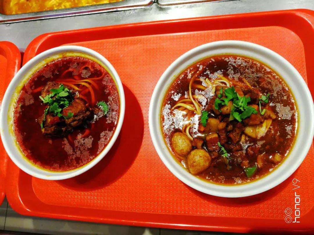 红烧牛肉面&香辣排骨面
